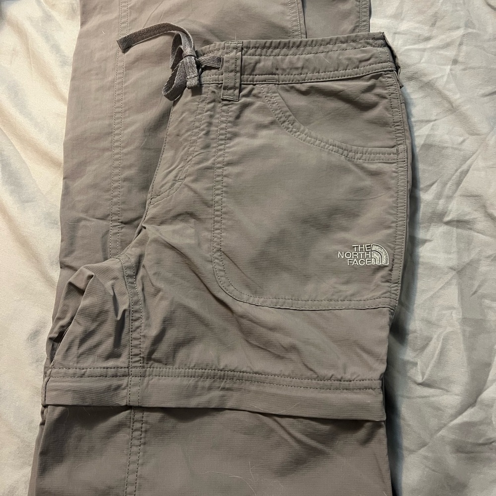 The North Face | Convertible Zip Off Hiking Pants - Picture 4 of 12